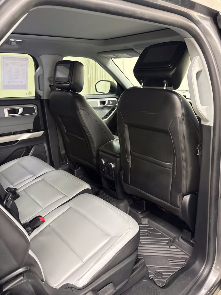 Used 2021 Ford Explorer XLT w/ Equipment Group 202A AWD/4WD image 33