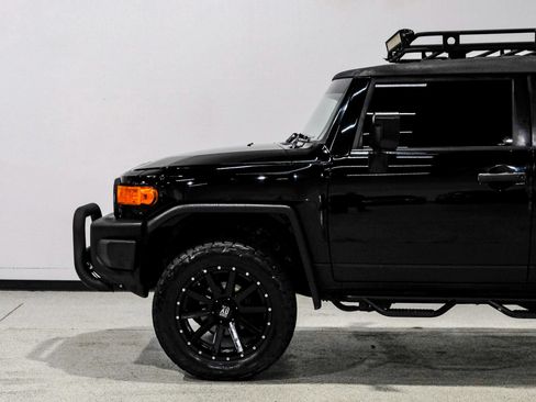 Used 2013 Toyota FJ Cruiser 4WD w/ Convenience Pkg image 10