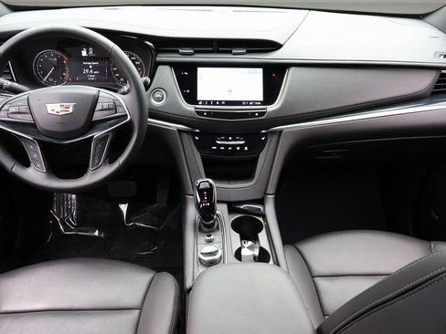 Certified 2025 Cadillac XT5 Premium Luxury image 13