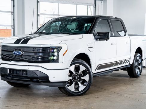 Used 2023 Ford F150 Lightning Platinum image 2