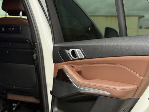 Used 2019 BMW X5 xDrive40i w/ Premium Package 2 AWD/4WD image 16