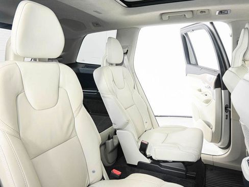 Used 2021 Volvo XC90 T6 Inscription w/ Lounge Package AWD/4WD image 23