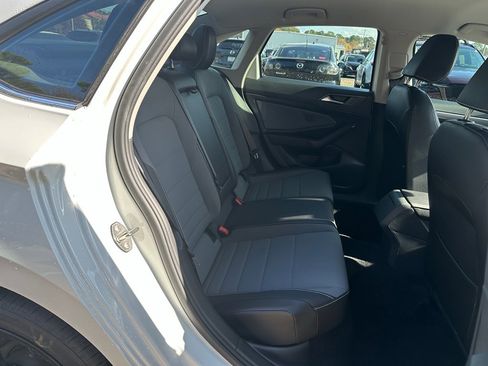 Used 2025 Volkswagen Jetta SE w/ Black Wheel Package image 21