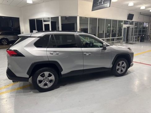 Used 2022 Toyota RAV4 XLE image 9