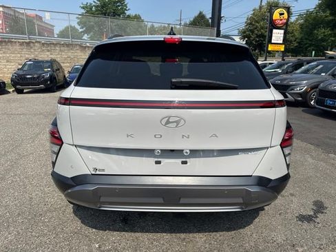 Used 2024 Hyundai Kona Limited AWD/4WD image 16