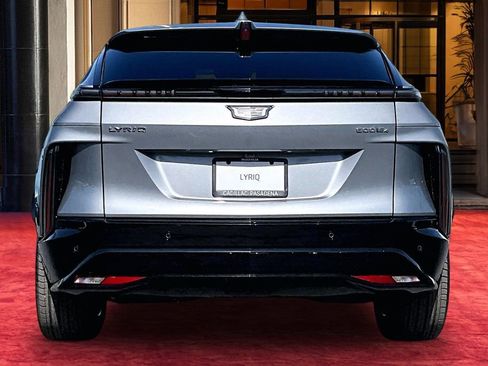 New 2026 Cadillac Lyriq Sport AWD/4WD image 5