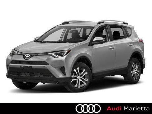 Used 2018 Toyota RAV4 LE FWD image 1