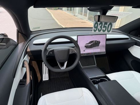 Used 2026 Tesla Model Y Long Range AWD/4WD image 11