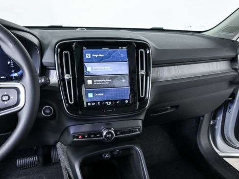 Certified 2025 Volvo XC40 B5 Core image 14