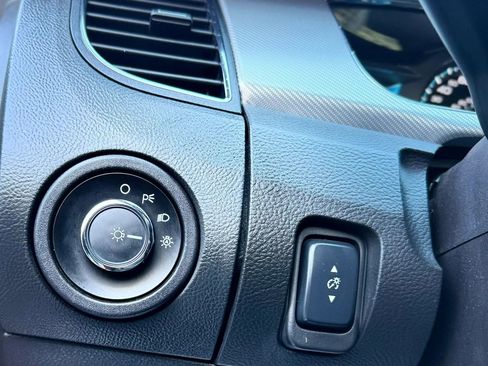 Used 2015 Ford Taurus SHO w/ Equipment Group 401A image 23