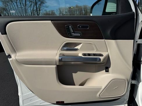 Used 2026 Mercedes-Benz GLB 250 4MATIC image 19