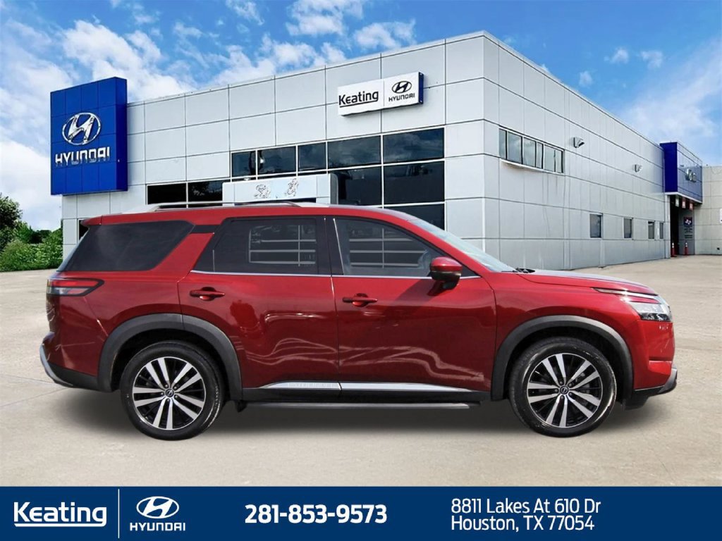 Used 2023 Nissan Pathfinder Platinum w/ Lighting Package (N93) FWD image 4