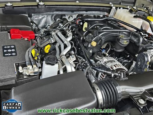 Used 2025 Jeep Gladiator Sport image 18