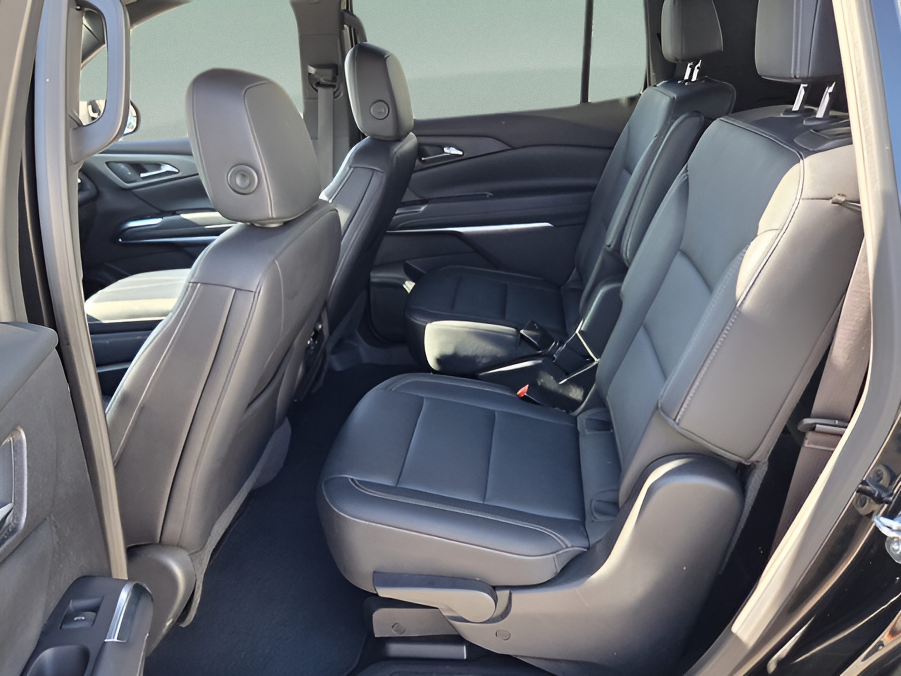 Used 2025 Chevrolet Traverse LT AWD/4WD image 10