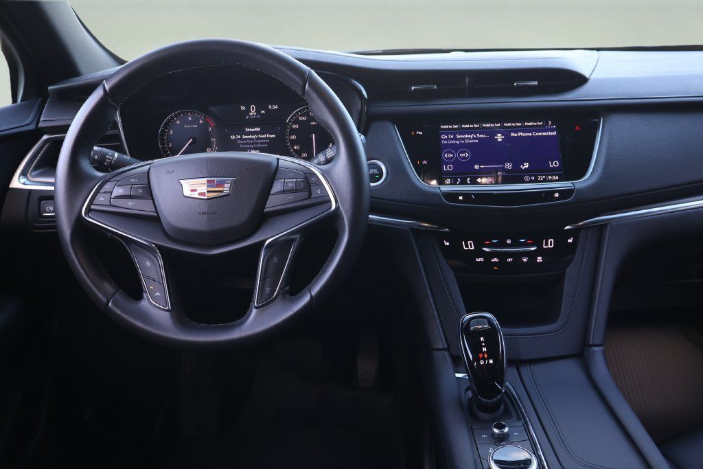 Used 2023 Cadillac XT5 Luxury FWD image 14