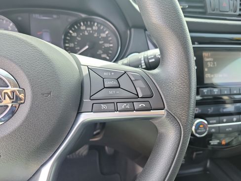 Used 2018 Nissan Rogue Sport SV FWD image 23
