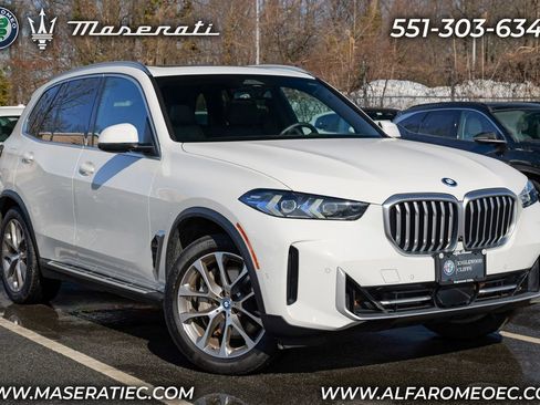 Used 2024 BMW X5 xDrive50e AWD/4WD image 1