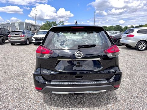 Used 2017 Nissan Rogue S AWD/4WD image 9