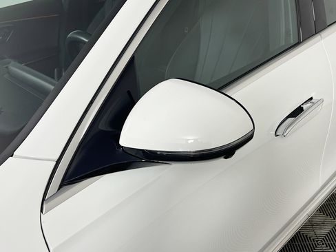 Used 2024 Mercedes-Benz E 350 4MATIC Sedan image 13