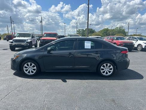 Used 2024 Toyota Corolla LE image 4