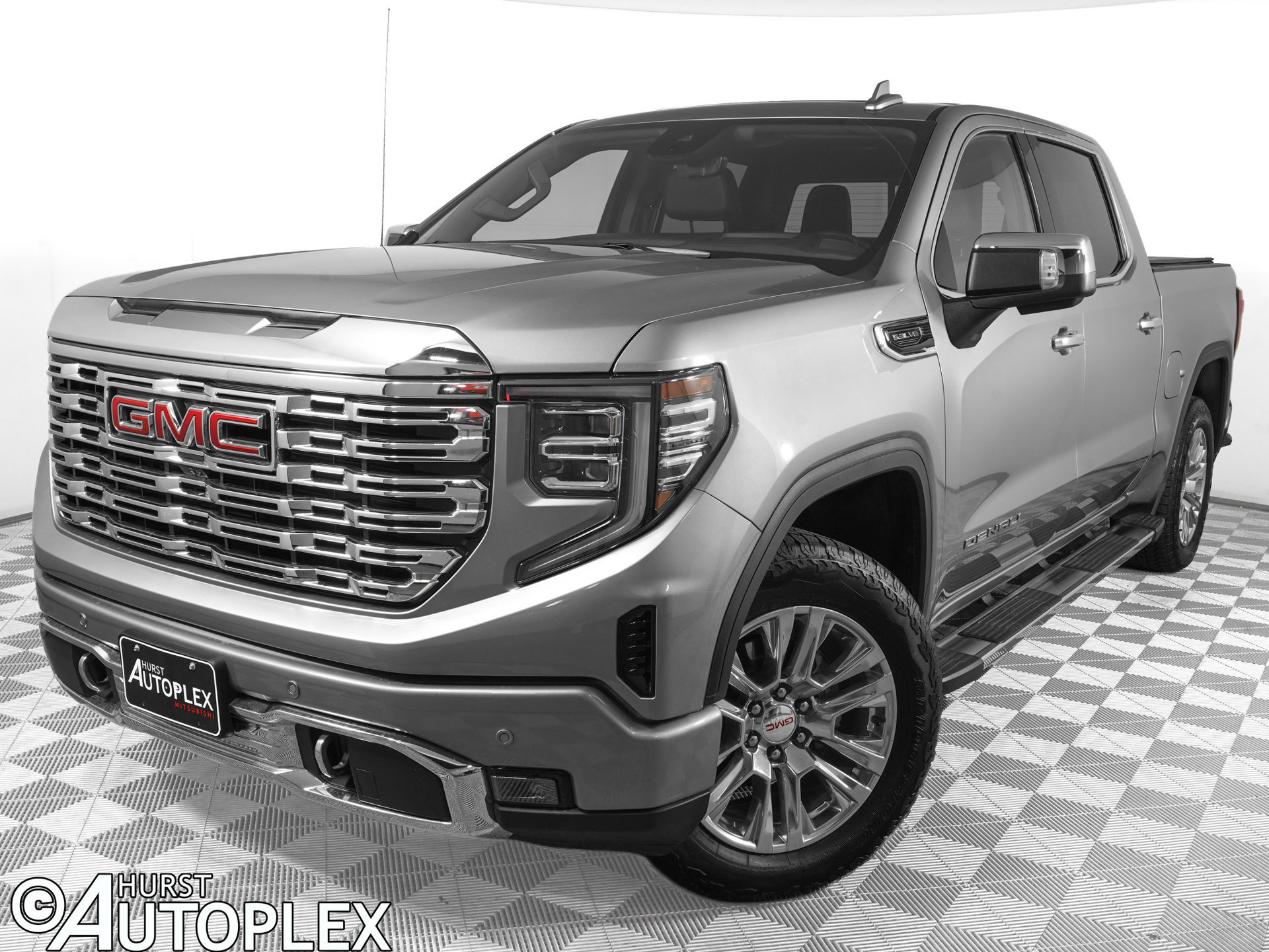 Used 2025 GMC Sierra 1500 Denali w/ Technology Package AWD/4WD image 1