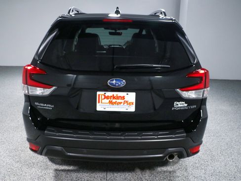 Used 2024 Subaru Forester Limited w/ Convenience Package image 8
