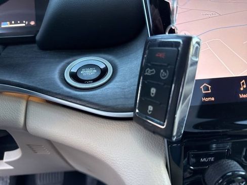 Certified 2022 Jeep Grand Cherokee Limited image 40