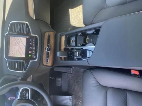 Used 2025 Volvo XC90 B6 Plus w/ Protection Package Premier AWD/4WD image 3