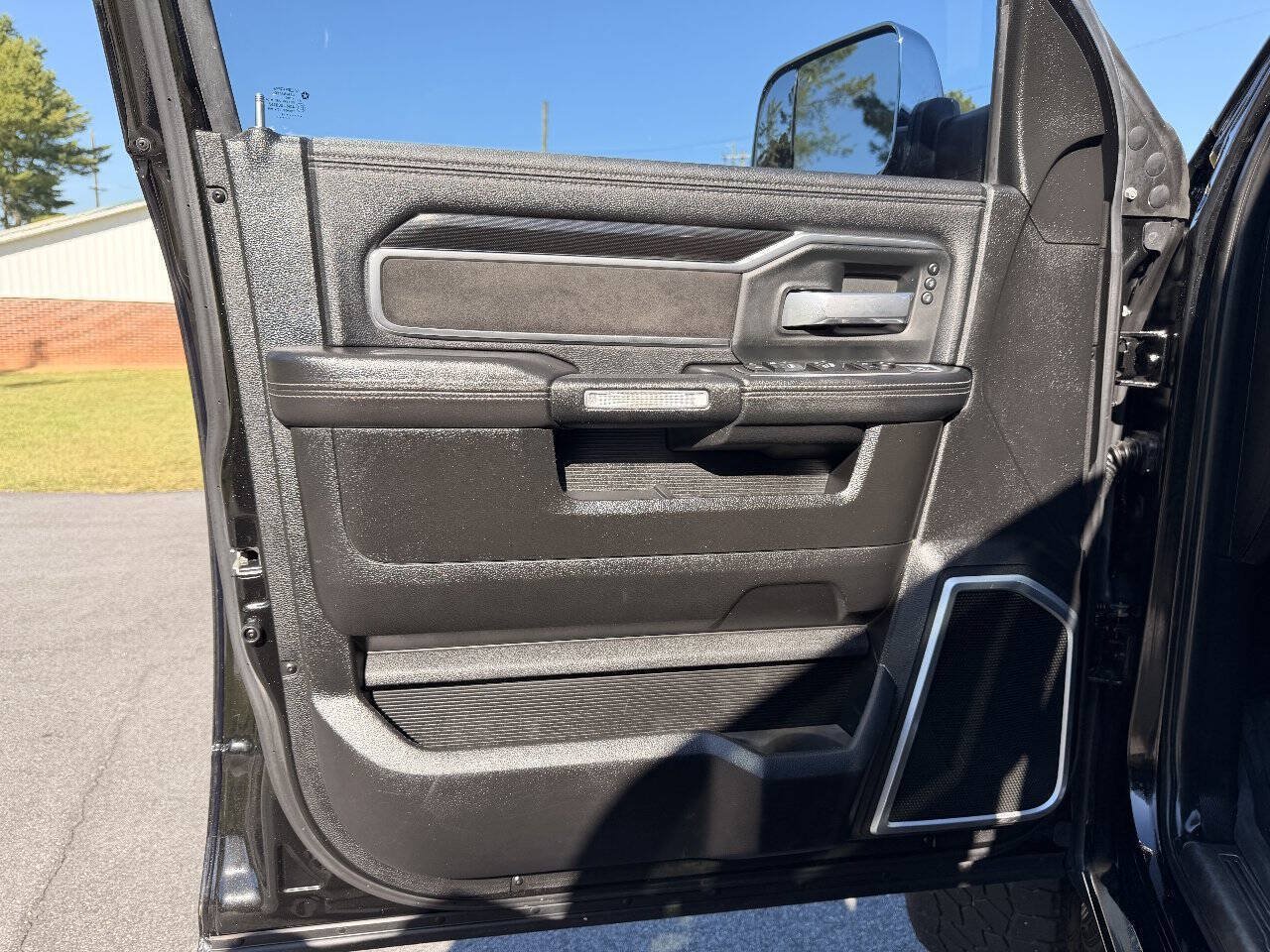 Used 2019 RAM 2500 Laramie AWD/4WD image 18