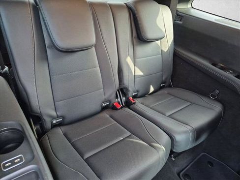 Used 2025 Mercedes-Benz GLS 450 4MATIC image 21