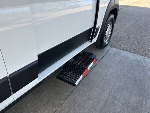 Used 2024 RAM ProMaster 3500 w/ Delivery Van Package image 18