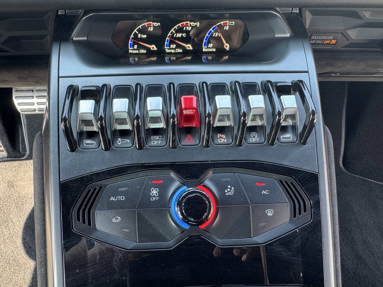 Used 2019 Lamborghini Huracan LP 580-2 RWD image 25