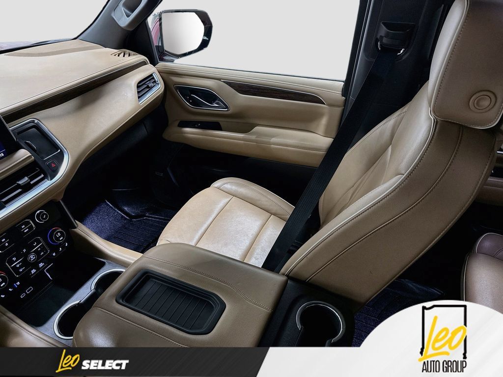 Used 2021 Chevrolet Suburban Premier w/ Premium Package AWD/4WD image 28