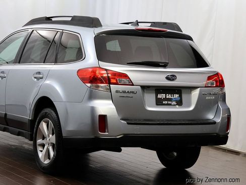 Used 2013 Subaru Outback 2.5i Limited AWD/4WD image 8