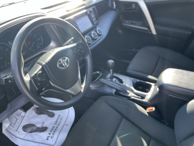 Used 2017 Toyota RAV4 LE FWD image 10
