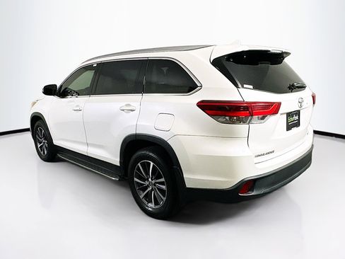 Used 2019 Toyota Highlander XLE image 5