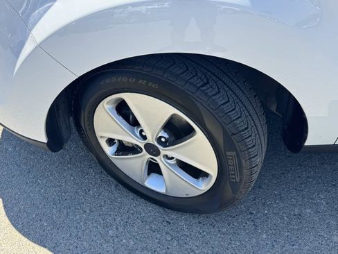 Used 2016 Kia Soul FWD image 33