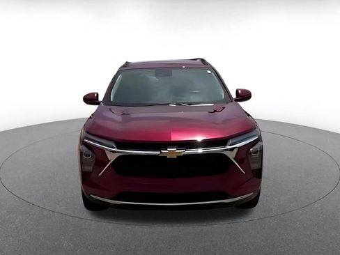 Used 2025 Chevrolet Trax LT w/ LT Convenience Package FWD image 15