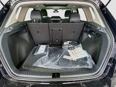 Certified 2025 Volkswagen Taos SEL image 19