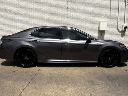 Used 2021 Toyota Camry XSE FWD image 7