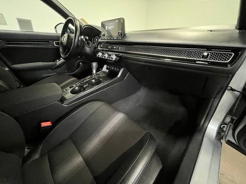 Used 2025 Honda Civic Sport image 10