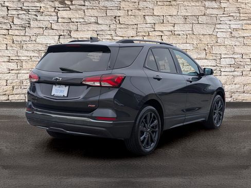 Used 2022 Chevrolet Equinox RS w/ Infotainment Package image 5