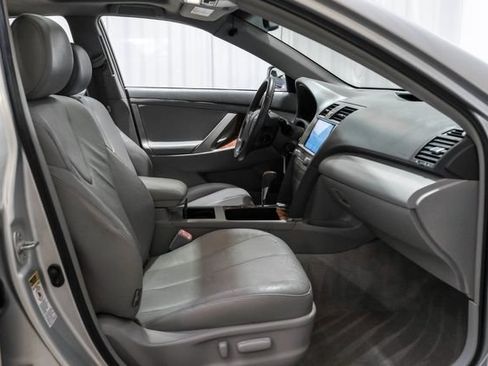 Used 2010 Toyota Camry XLE FWD image 35