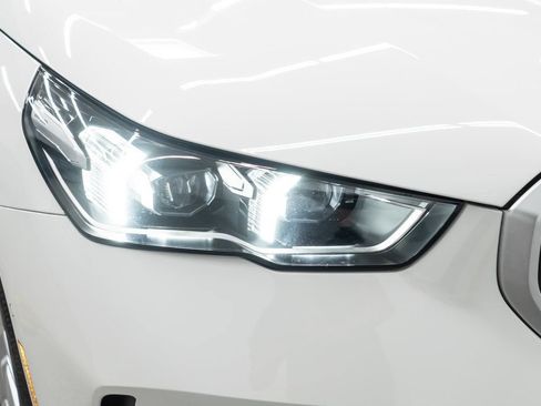 Used 2025 BMW 540i xDrive AWD/4WD image 39