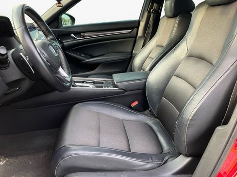 Used 2018 Honda Accord Sport image 11