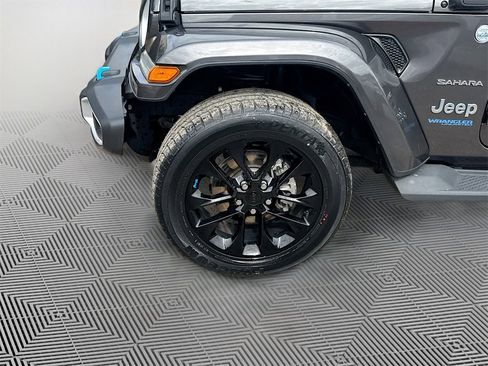Used 2022 Jeep Wrangler Unlimited Sahara image 35
