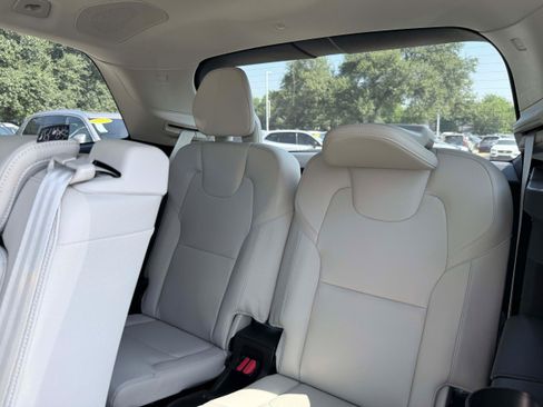 Certified 2024 Volvo XC90 B6 Plus AWD/4WD image 11