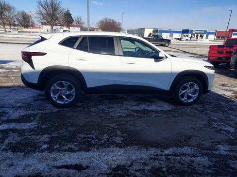 New 2026 Chevrolet Trax LS w/ LS Convenience Package image 6