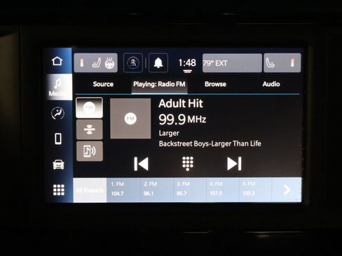 Used 2023 Chrysler Voyager LX FWD image 40