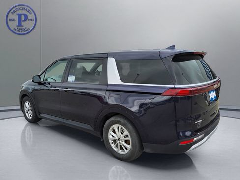 Used 2024 Kia Carnival LX FWD image 5